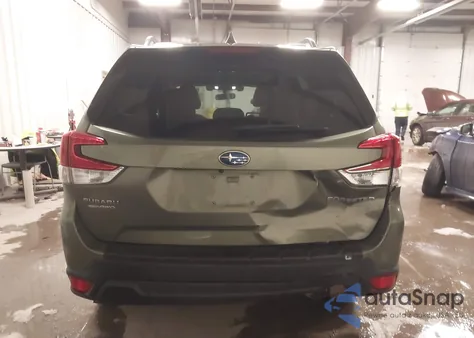 2019 Subaru Forester Premium z USA, uszkodzony, nr VIN JF2SKAEC7KH504286